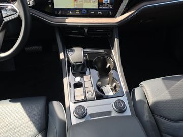 Volkswagen Touareg - 12