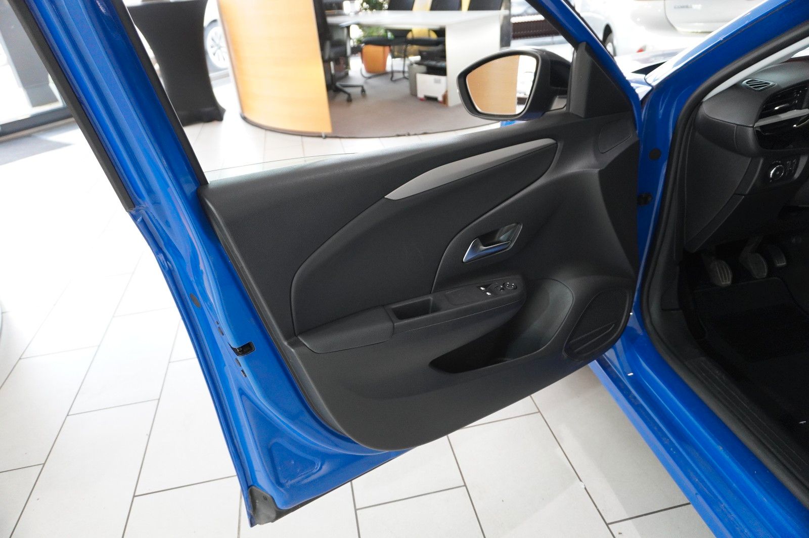 Fahrzeugabbildung Opel Corsa F 1.2 EDITION NAVI/LED/TEMP/PDC/SPORT/DAB+