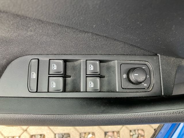 Fahrzeugabbildung SKODA Kamiq 1.5 TSI DSG Monte Carlo LED KAMERA AHK PDC