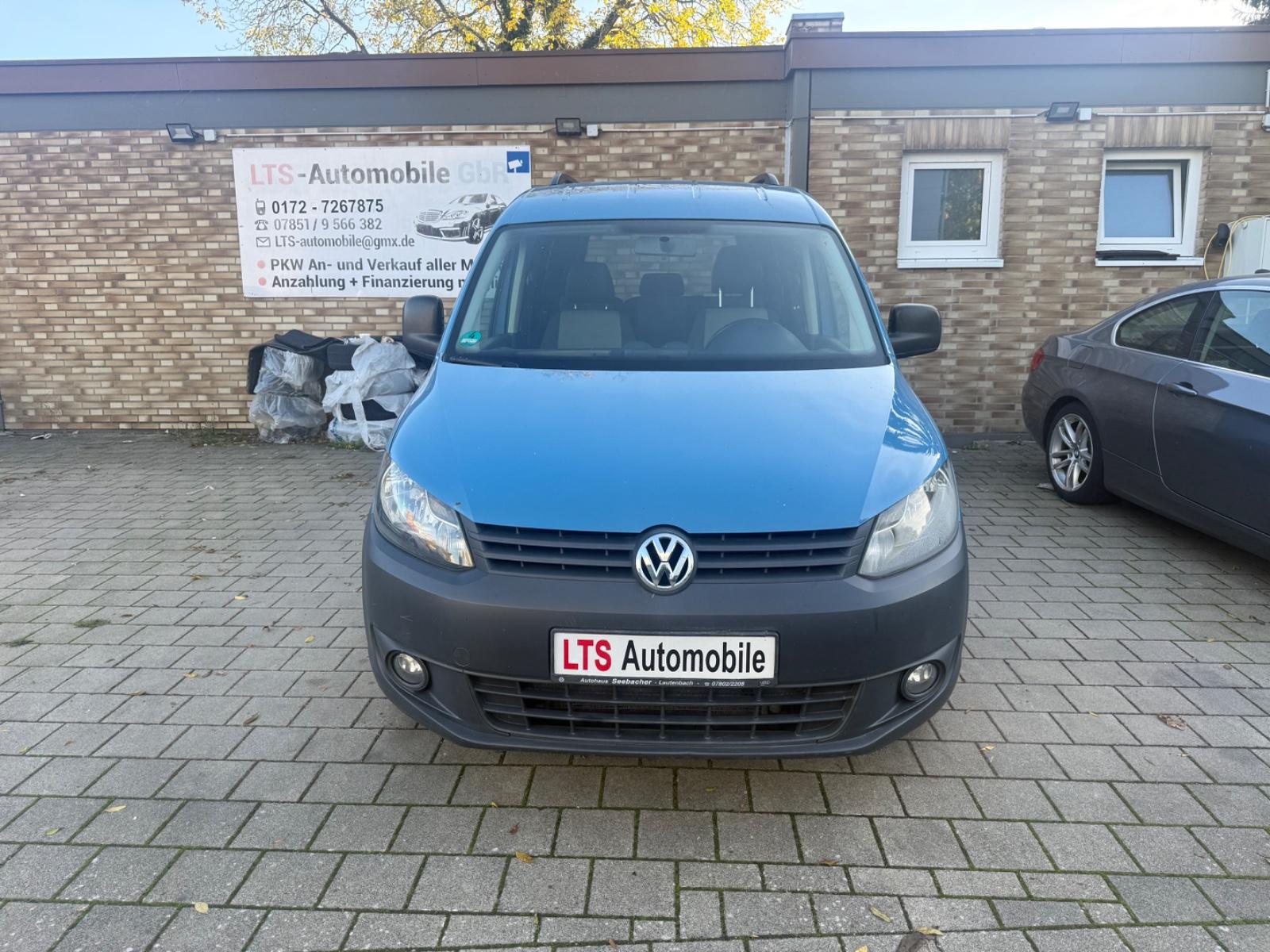 Volkswagen Caddy 2010 — rear view