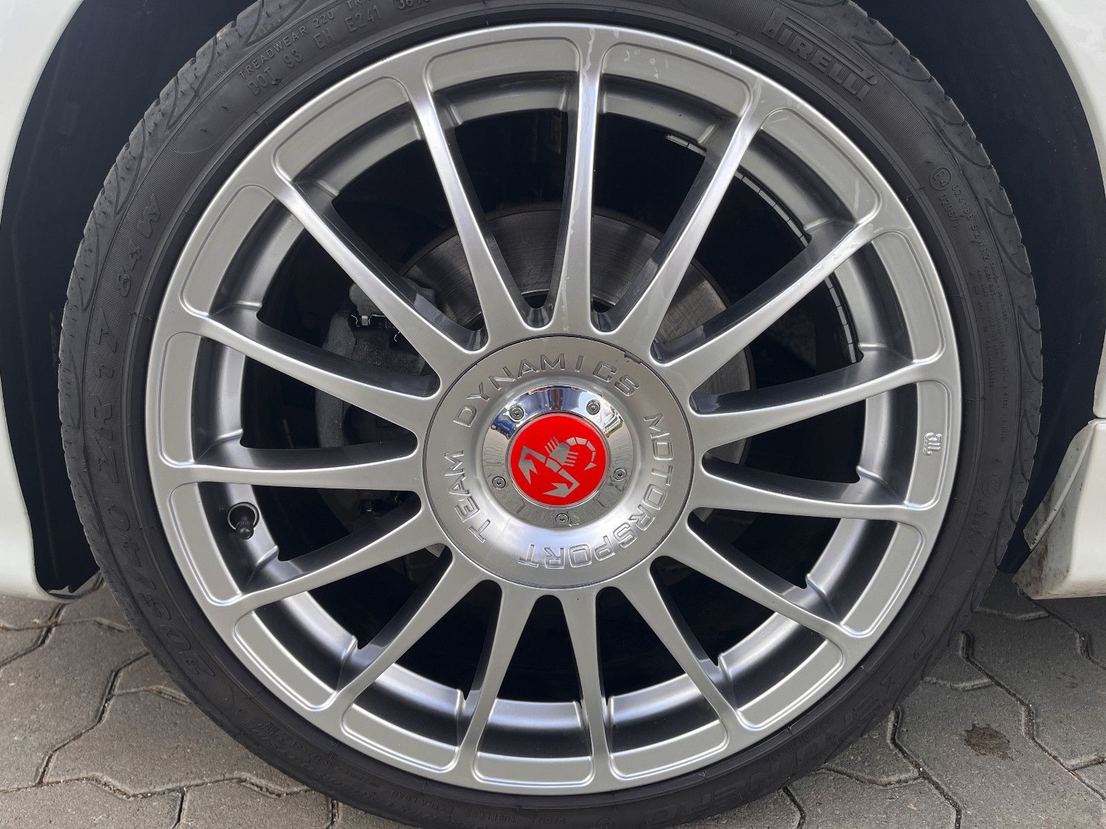 Fahrzeugabbildung Abarth 500 Cabrio 595 "70th Anniversary" 1.4 Turbo