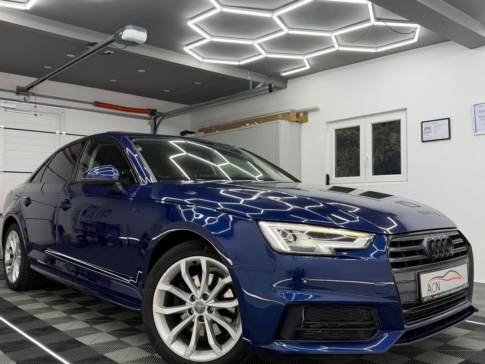 Fahrzeugabbildung Audi A4 Lim. S-LINE SPORT ultra/MATRIX/B&O/eGSD/VIRCO
