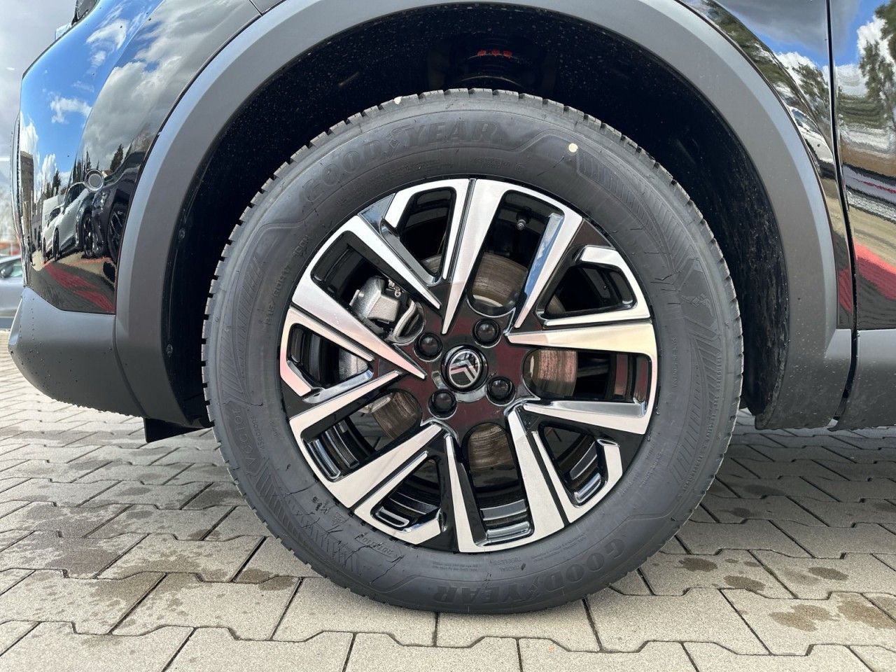 Fahrzeugabbildung Citroën C4 X Hybrid 145 DSG 6-Gang MAX - mit KI generiert/bearbeitet