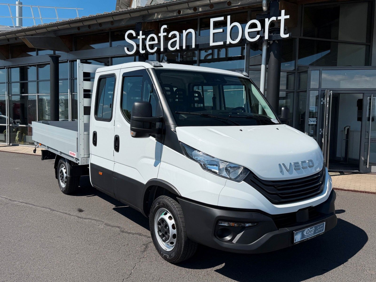 Fahrzeugabbildung Iveco Daily 35S16 H 3.0L A8 *Automatik*AHK*7-Sitze*