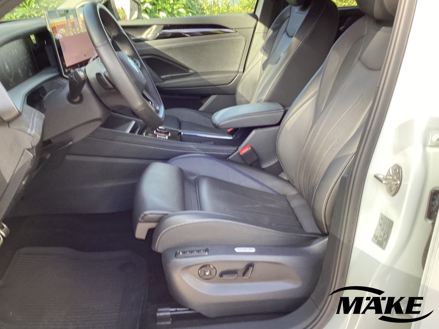 Tayron BLACK ST. 1.5 eHybrid DSG AHZV IQ.L LEDER