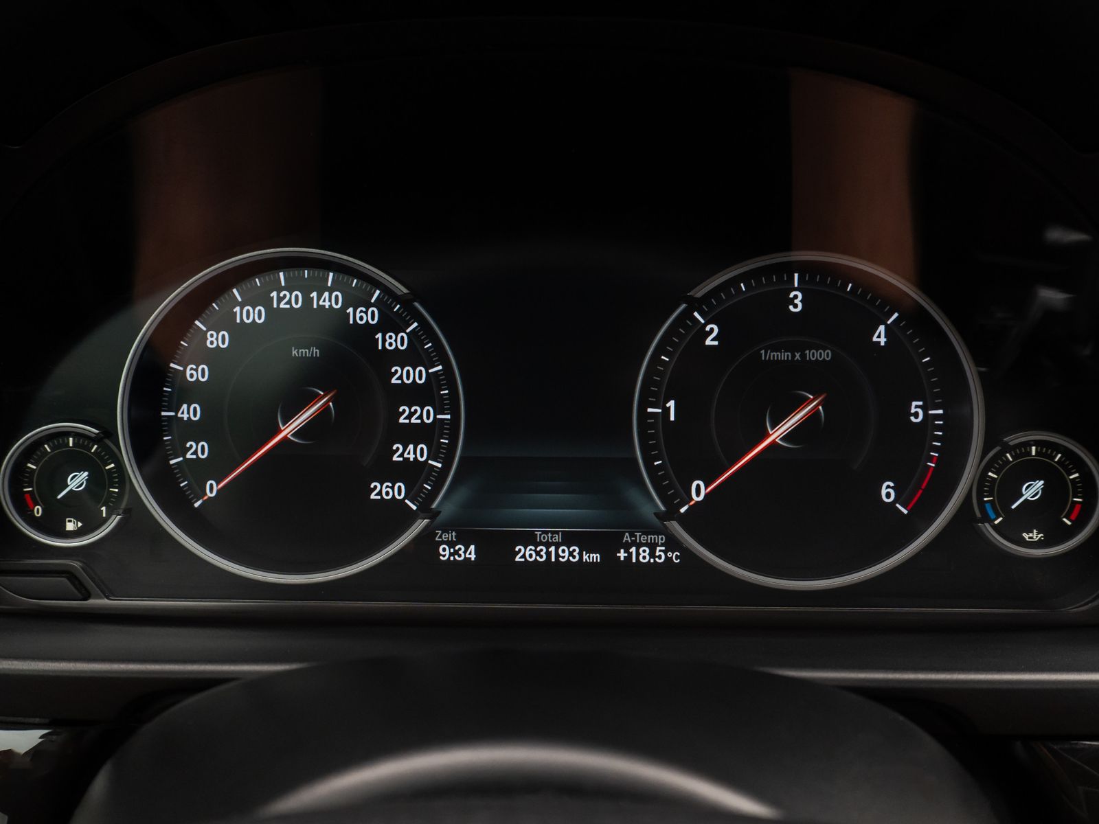 Fahrzeugabbildung BMW 530d HUD HiFi 360°Xenon SoftCl AHK Komfort Sport