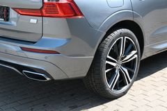 Fahrzeugabbildung Volvo XC60 RC T8 AWD R-Design*LUFT*360*H&K*HUD*STHZ*QI