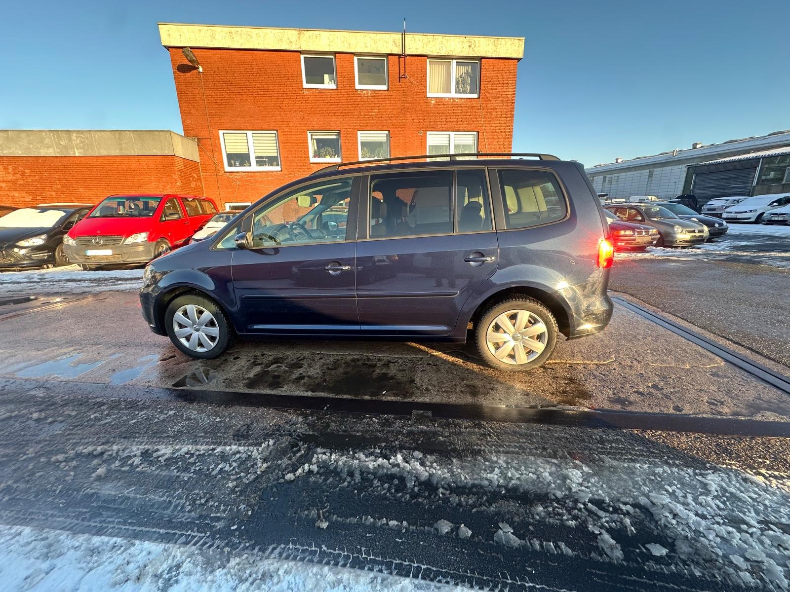 Volkswagen Touran Comfortline BMT(Hu-Au 11.2027)