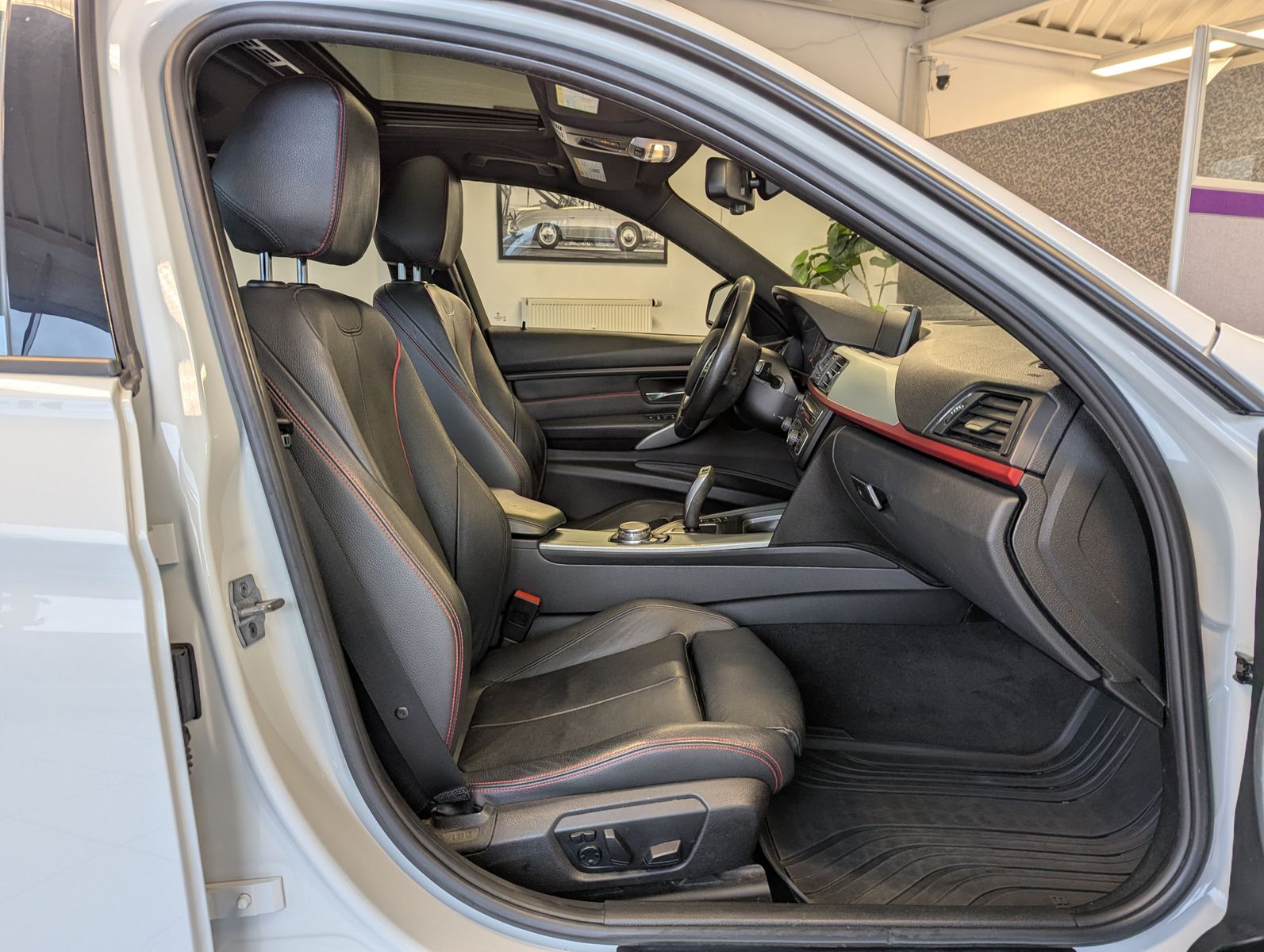 BMW 328 i xDrive Sportline Leder Pano US-Import - Image 15