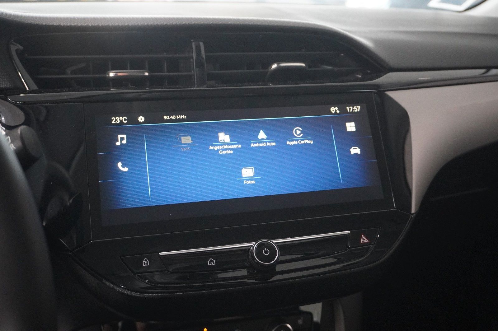 Fahrzeugabbildung Opel Corsa F 1.2 FACELIFT NAVI/LED/KAMERA/VIRTU./DAB+