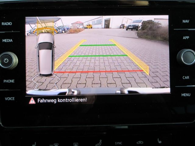 Passat Variant 2.0 TDI R-LINE EXT./AHK/18-ZOLL/L