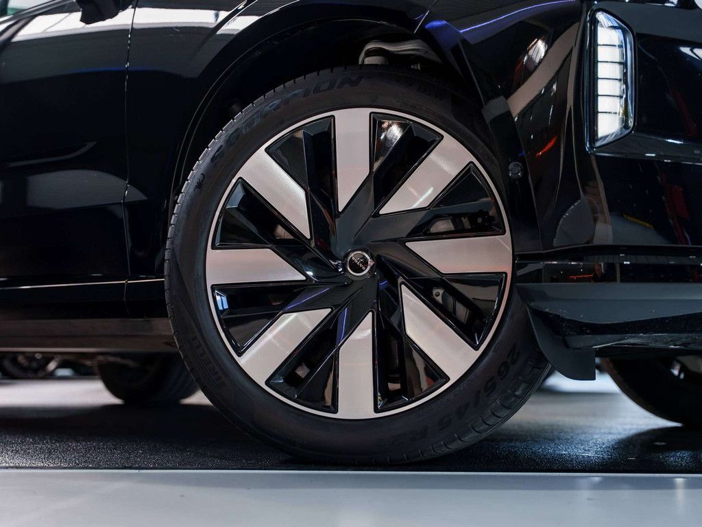 Volvo EX90 AWD Twin motor Plus - 7-zit - Pano - HUD - imagem 2