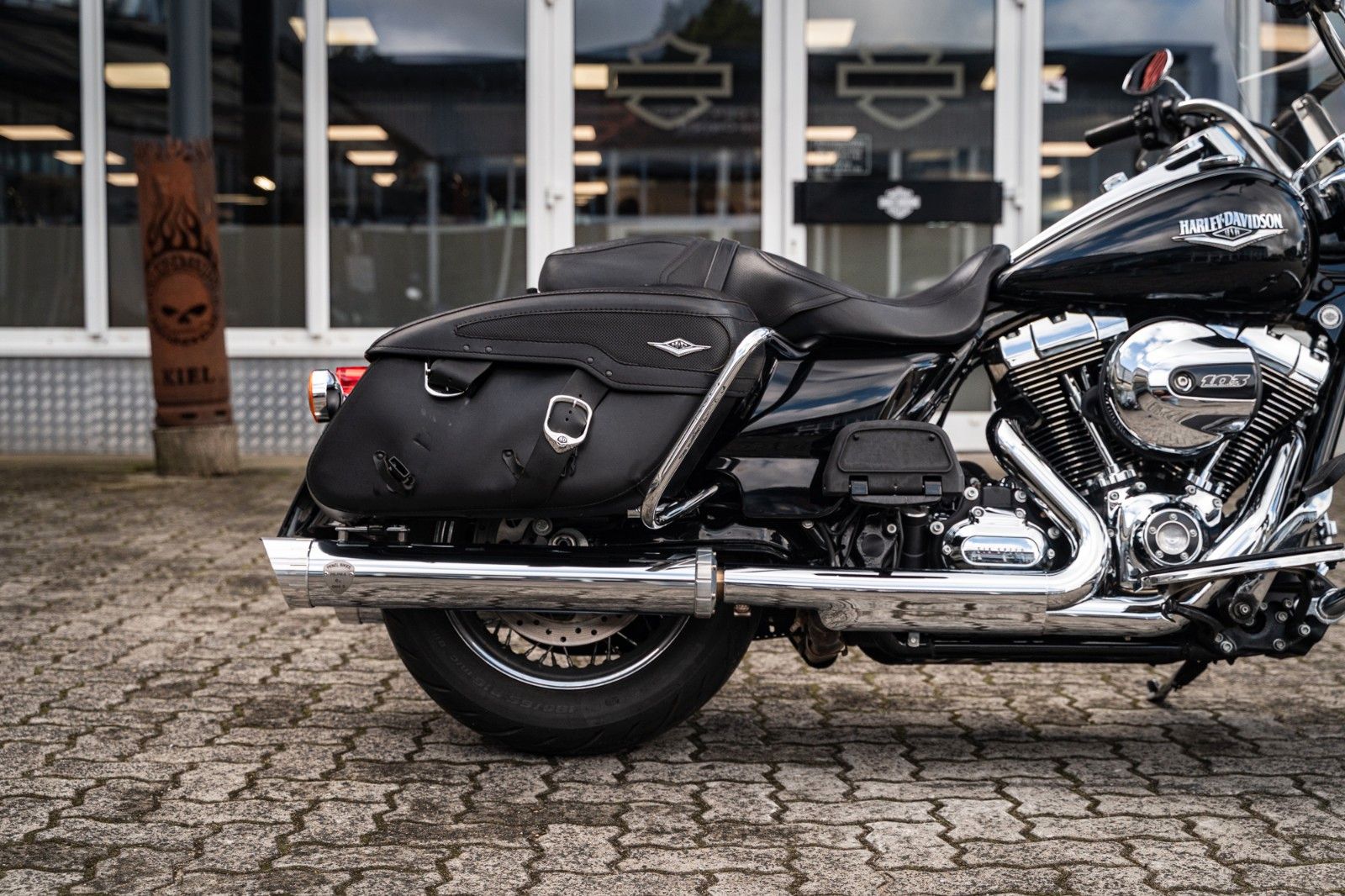 Fahrzeugabbildung Harley-Davidson FLHRC Road King Classic 103 CUI - PENZL  AUSPUFF