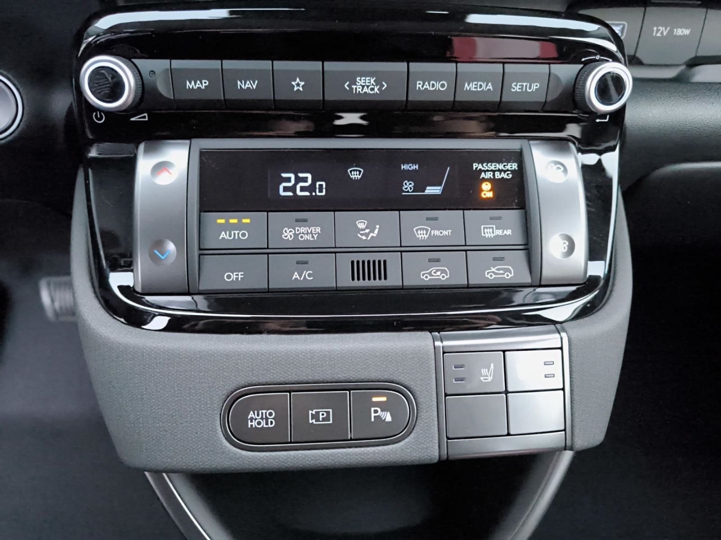 Fahrzeugabbildung Hyundai INSTER Elektro 42 kWh 97 PS Wärmepumpe Rückfahrk