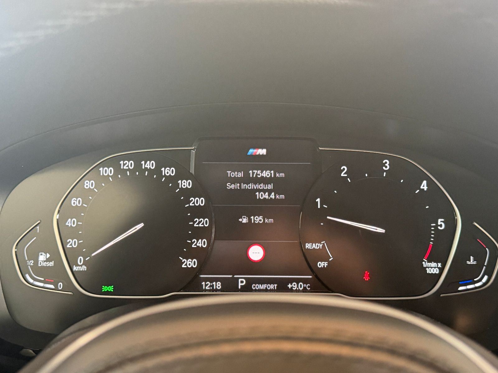Fahrzeugabbildung BMW 530 d XDriveM Sport/M-PAKET/HARMAN-KARDON/AMBIE