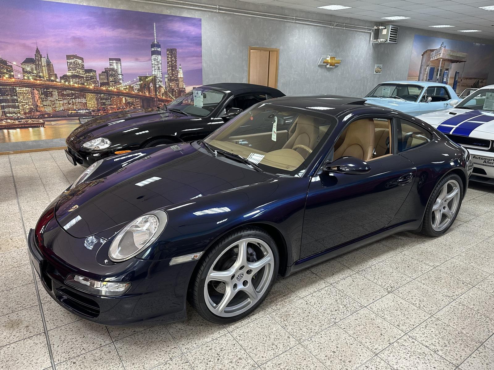 Porsche 911 Carrera Coupe Navi Xenon Leder Schiebedach