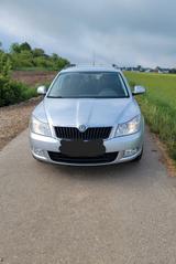 Skoda Octavia 1.6 TDI Ambition Combi  - Skoda Octavia aus 2012 mit Diesel-Antrieb: Kombi, 1.6