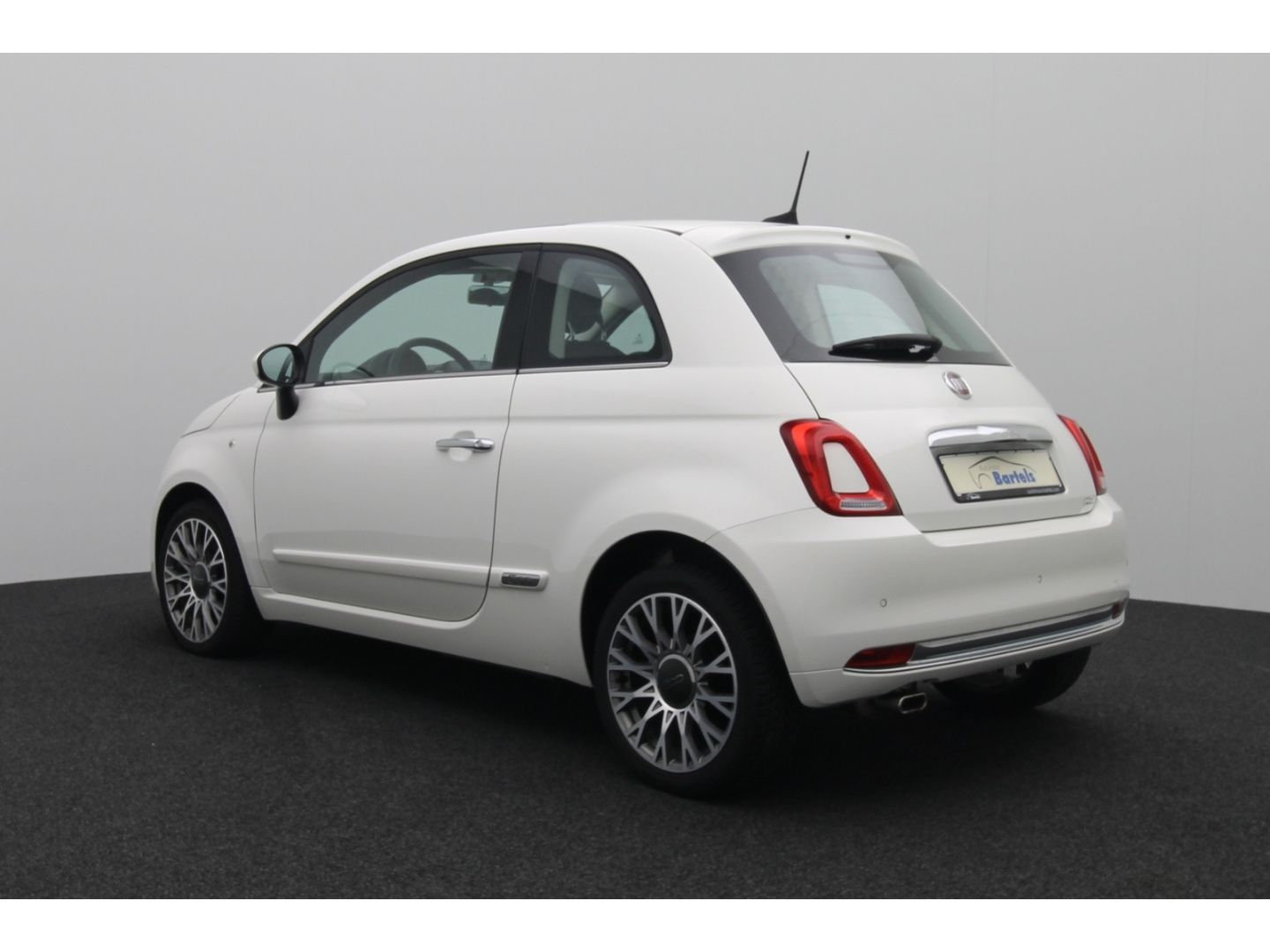 Fahrzeugabbildung Fiat 500 1.2 Lounge AppleCP, Einparkhilfe, Klimaautom