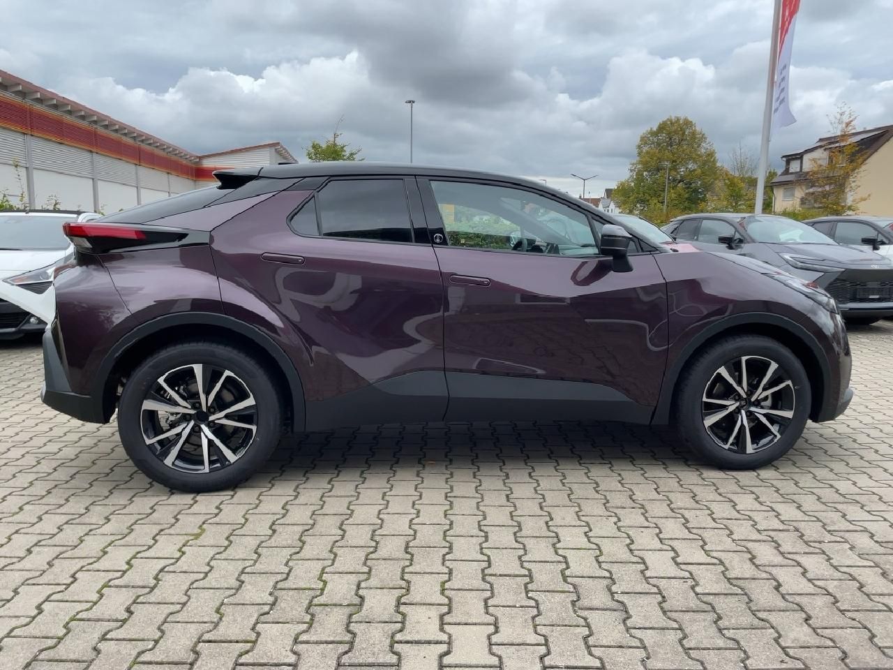 Fahrzeugabbildung Toyota C-HR 2.0 Hybrid Team D + Technik-Paket