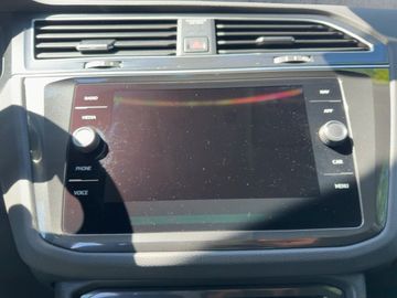 Volkswagen Tiguan - 11