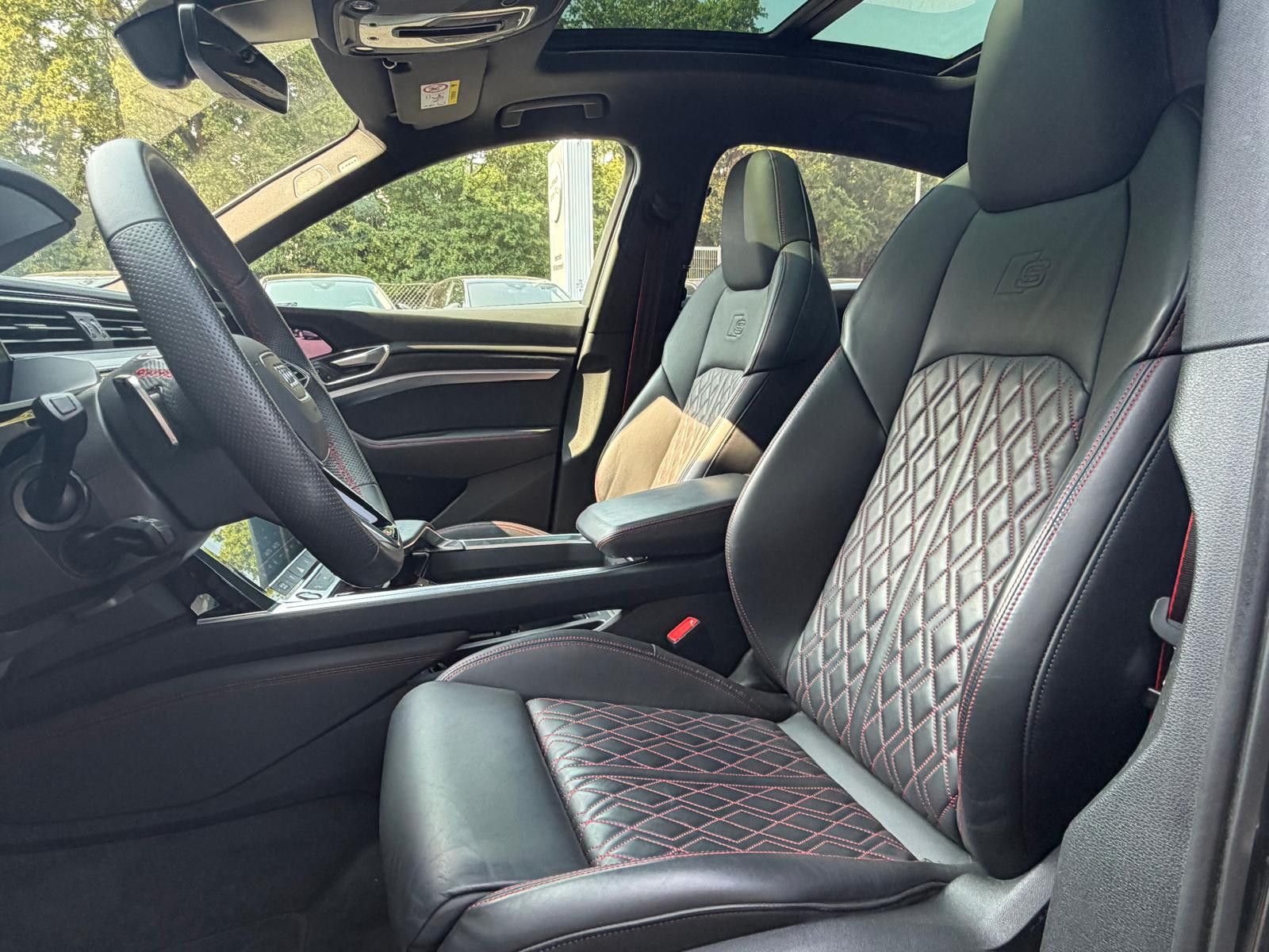 Fahrzeugabbildung Audi SQ8 e-tron QATT SPORTBACK BLACK EDIT NAPPA+PANO+
