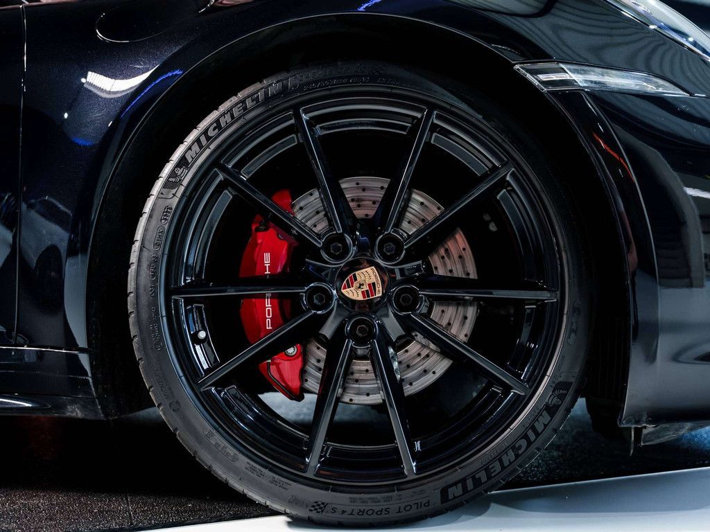 Porsche 992 992 Carrera 4S PDK - Sport Chrono - Sportuit imagem 3