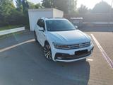 Volkswagen Tiguan 2.0 TDI SCR 140kW DSG 4MOTION Highlin... - Volkswagen Tiguan: TDI 140