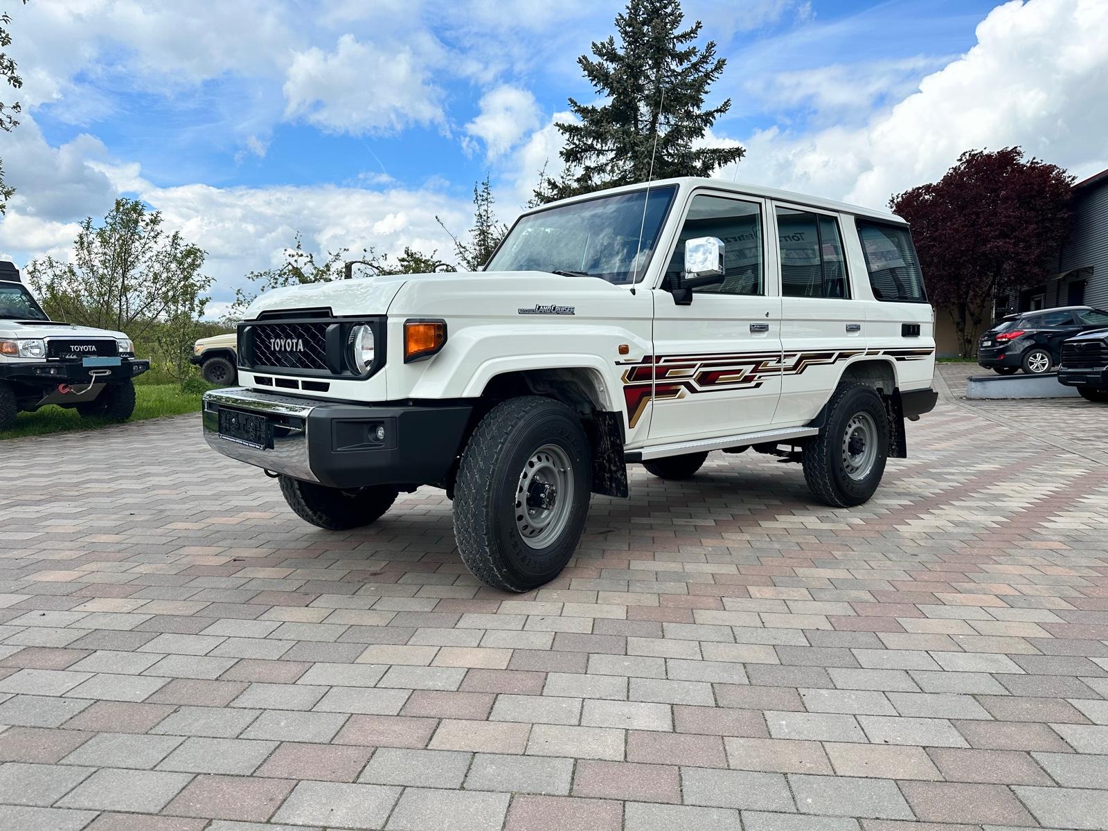 Toyota Land Cruiser GRJ 76 LX 2025 Facelift