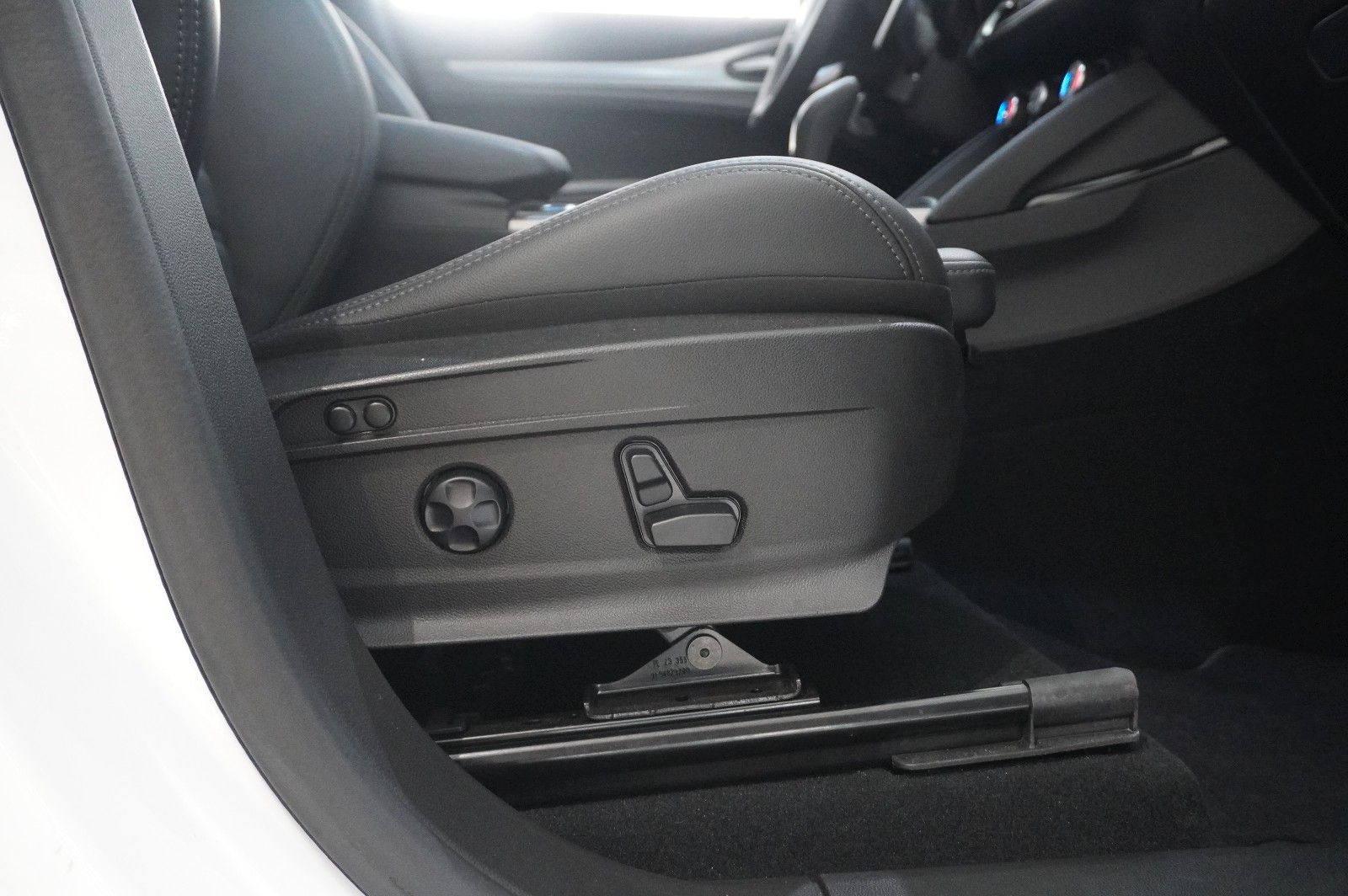 Fahrzeugabbildung Alfa Romeo Stelvio 2.2D VELOCE Q4 NAVI/LED/KAMERA/MATRIX/SH
