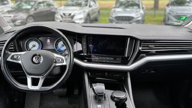 Fahrzeugabbildung Volkswagen Touareg V6/4Motion/Leder/AHK/Luftfahrwerk/4xKlim