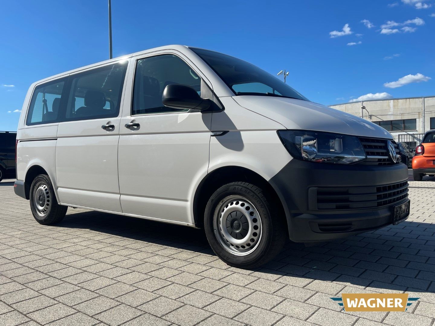 Fahrzeugabbildung Volkswagen T6 Caravelle Kombi EcoProfi 2.0 TDI 9 Sitzer