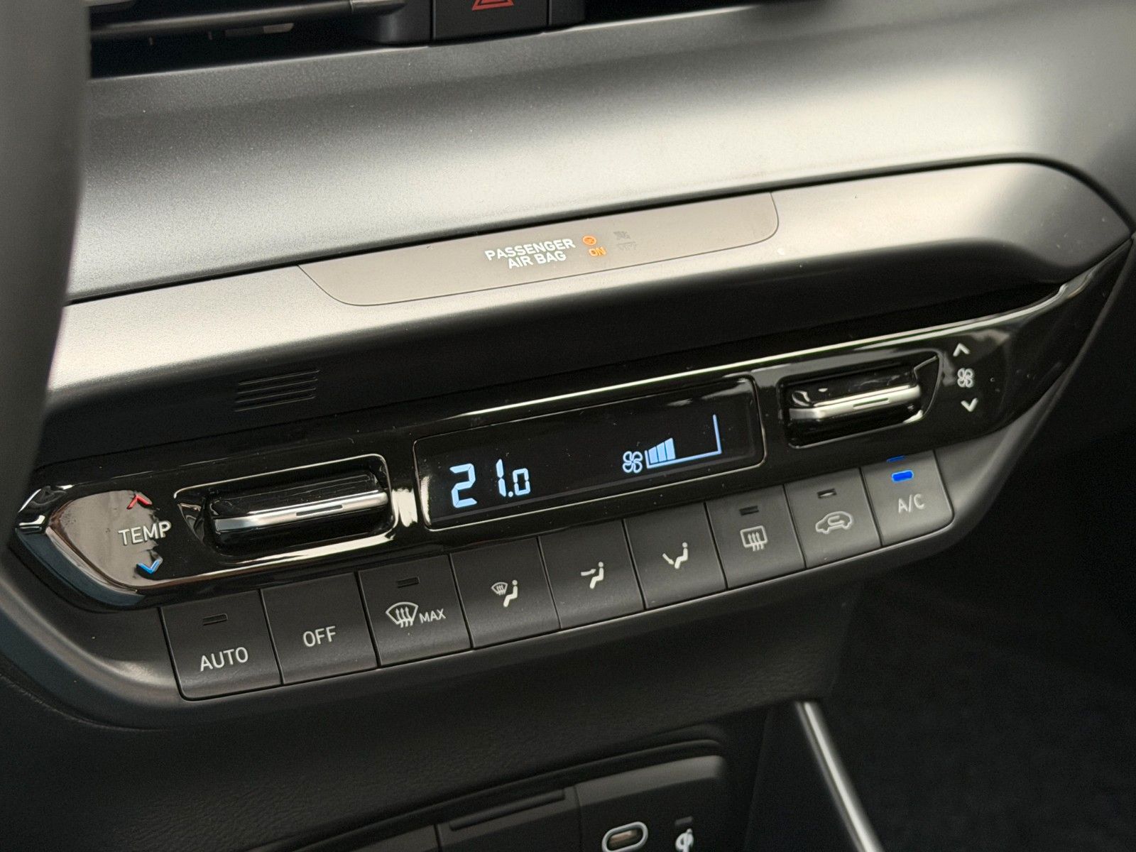 Fahrzeugabbildung Hyundai BAYON 1.0 T-GDI Trend *Navi*SmartKey*Kamera*LED*