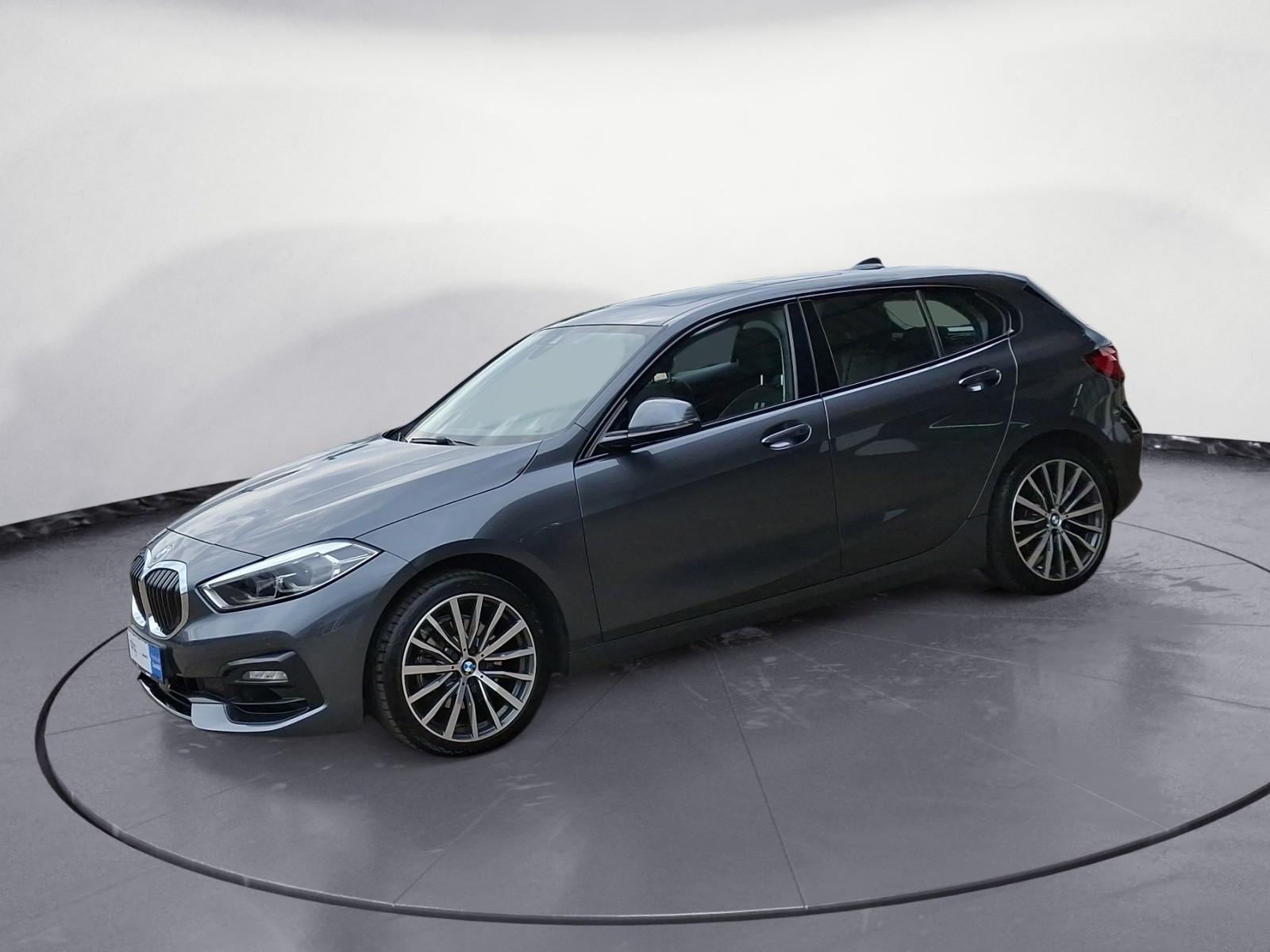 BMW 118i Sport Line Live Cockpit Plus Panorama HiFi