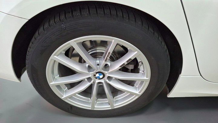 BMW 318d T*FACELIFT*KEY-GO*LED*WIDE*AHK*ACC*INNOVATI foto 7