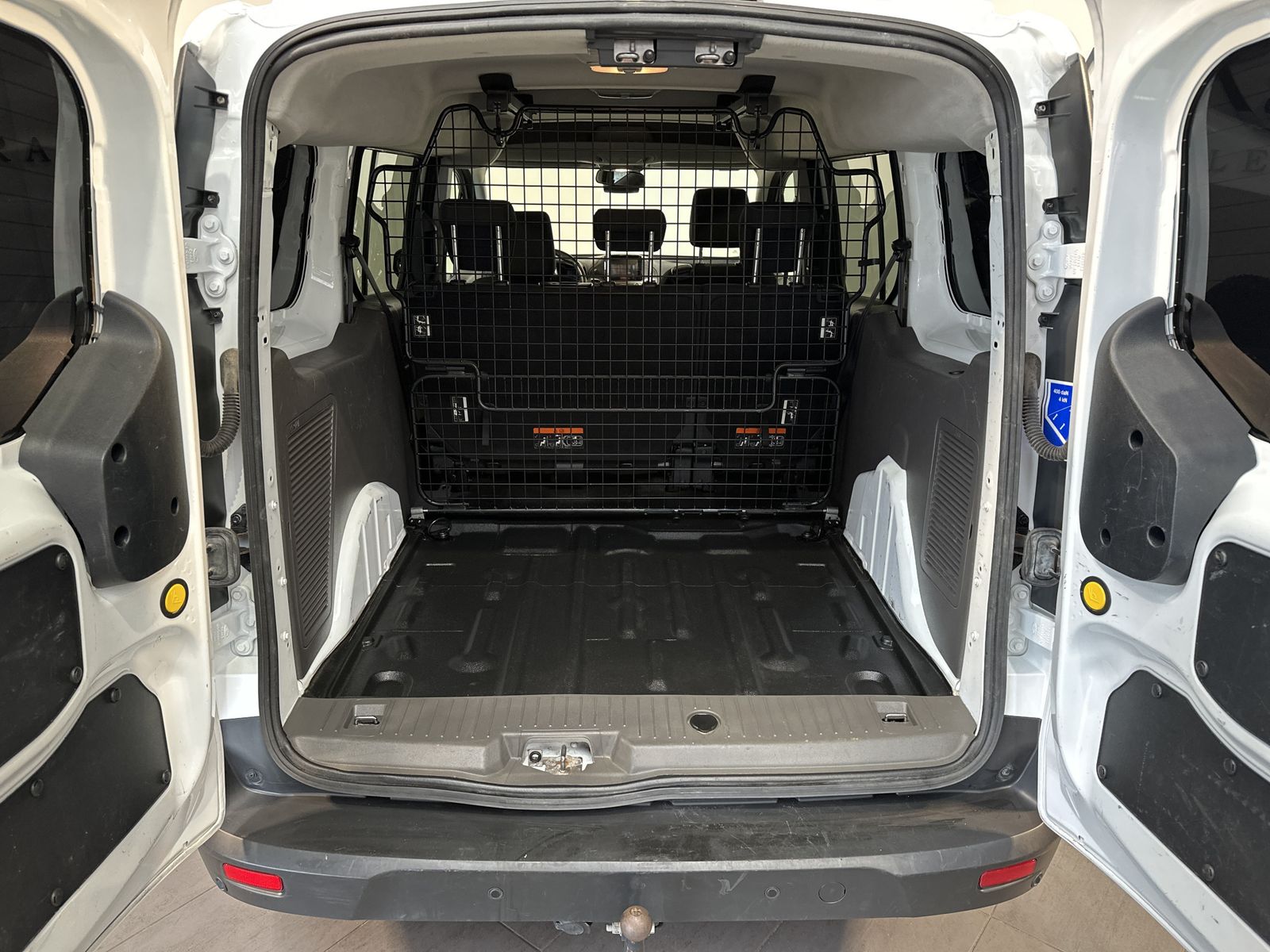 Fahrzeugabbildung Ford Transit Connect 240 Lang L2H1 Aut. NAV+XEN+KAMER