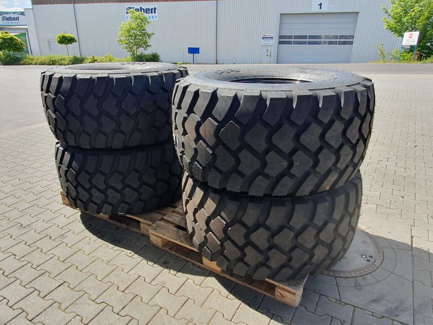 Fahrzeugabbildung Mercedes-Benz Radlader Reifen mit Felge / NEU / lagernd