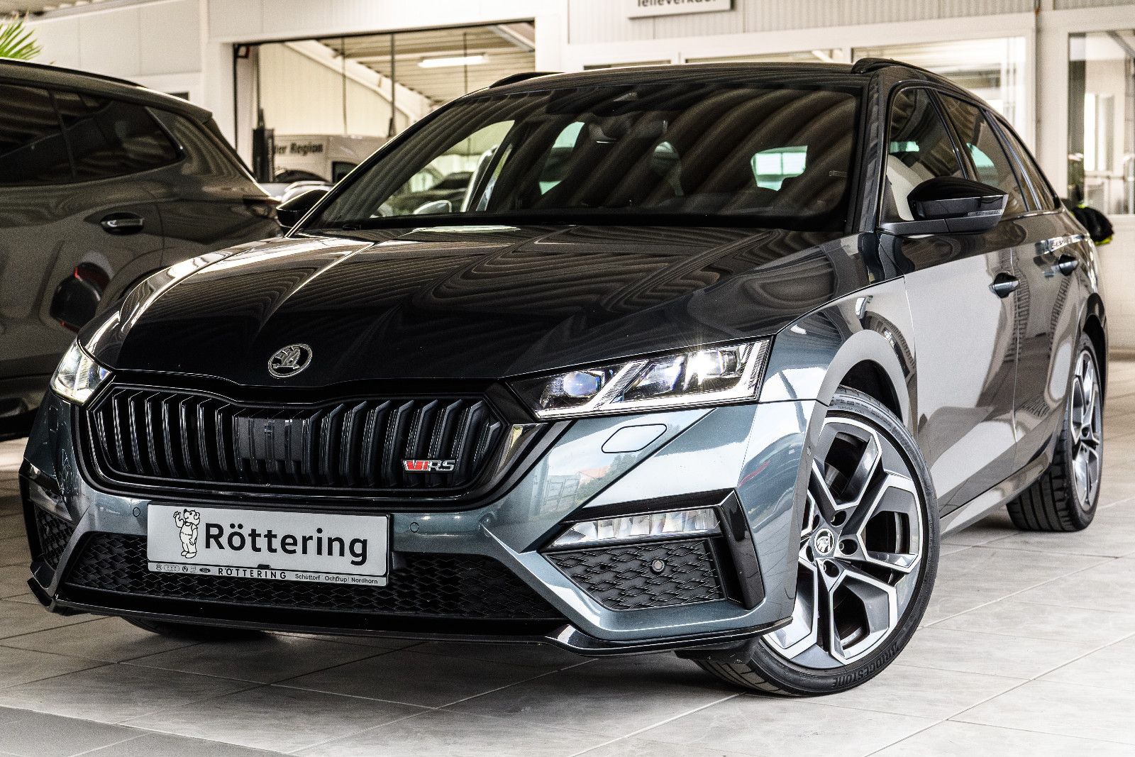 Fahrzeugabbildung SKODA Octavia 2.0 TSI DSG RS COMBI NAVI/ACC/AHK/SZH