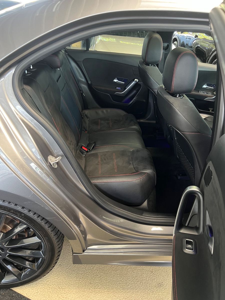 Fahrzeugabbildung Mercedes-Benz A 200 Limousine AMG LINE *PANORAMADACH*CARBON*