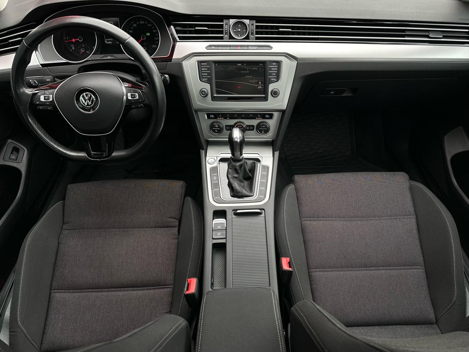 VW Passat 2.0TDI COMFORTLINE AHK#SHZ#ACC#NAVI#PANO - Image 10