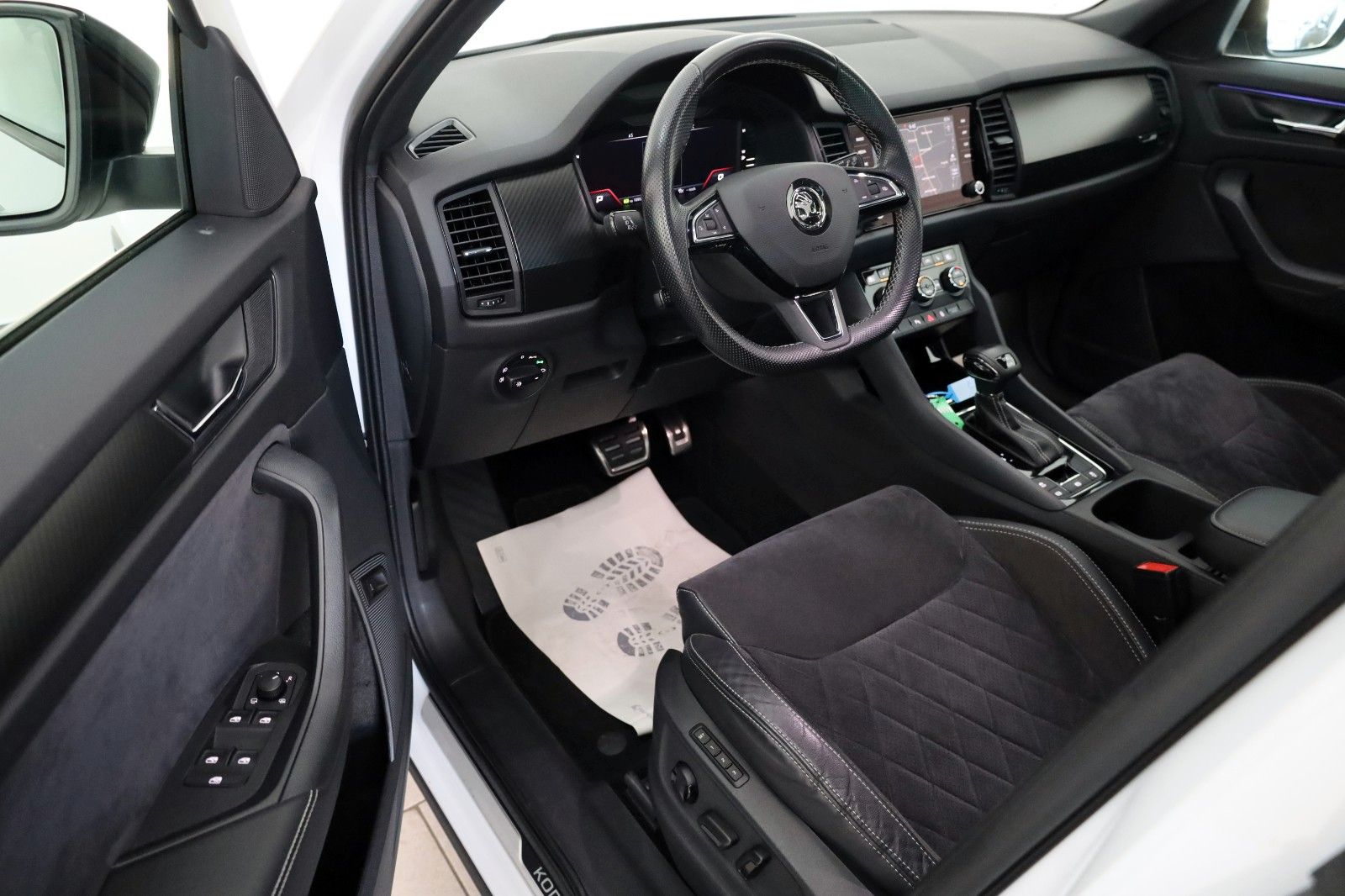 Fahrzeugabbildung SKODA Kodiaq Sportline 4x4 Leder,Navi,LED,PanDach,ACC