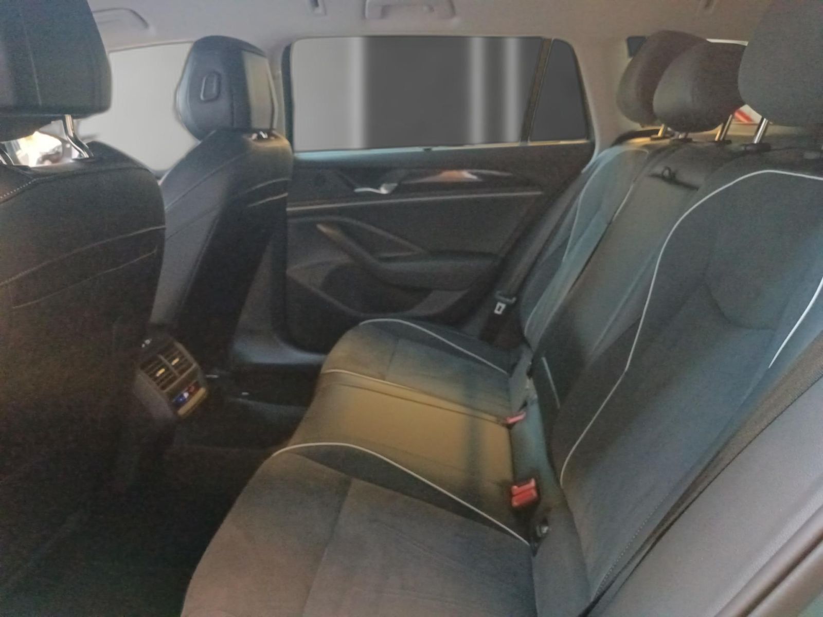Volkswagen Passat Variant - Bild 18