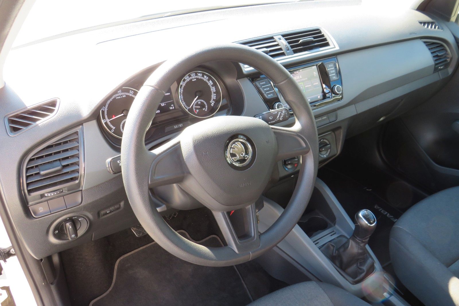 Fahrzeugabbildung SKODA Fabia Active KLIMA ALU ZV 1.HAND