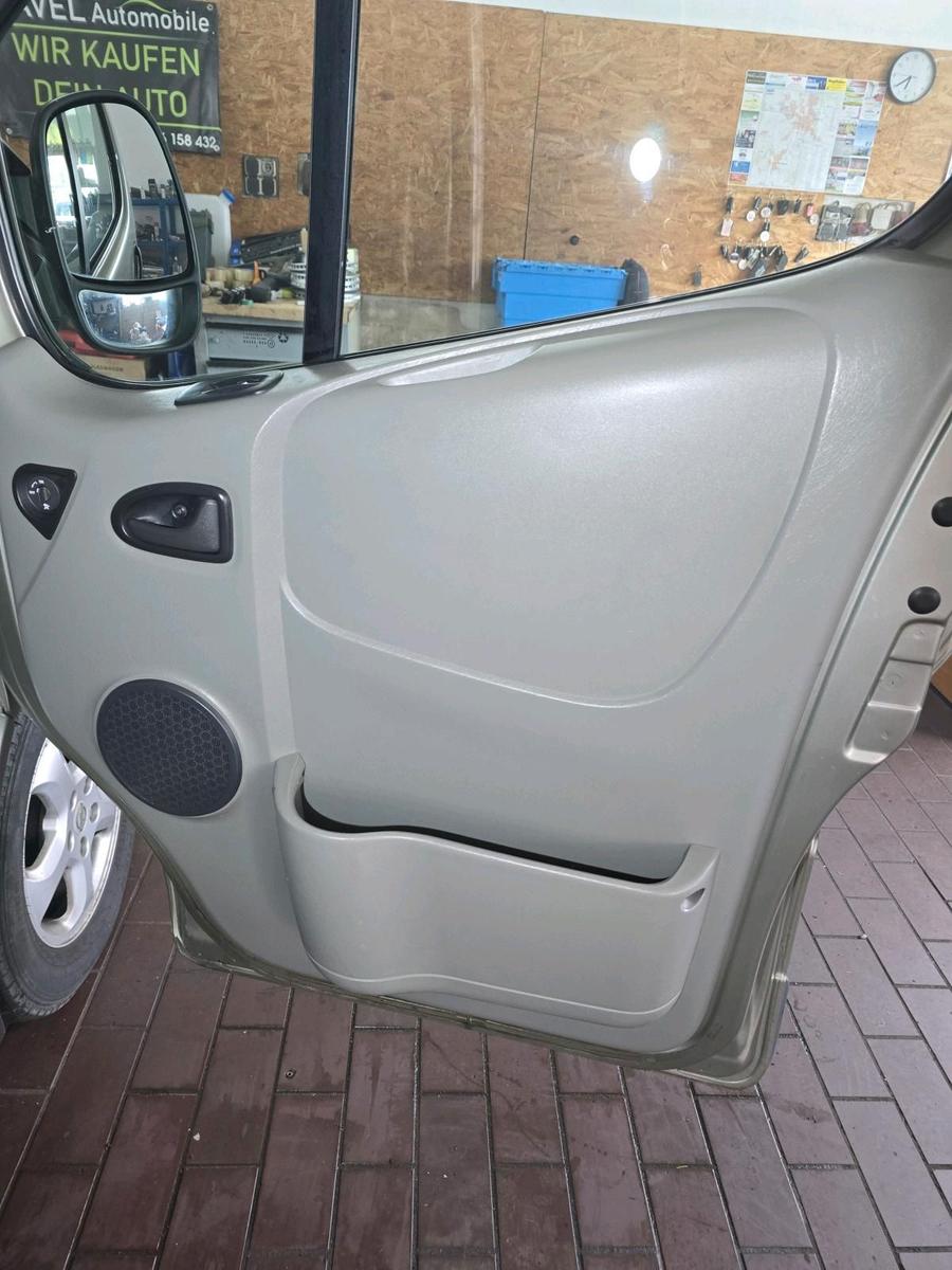 Opel Vivaro 2009 — photo 5