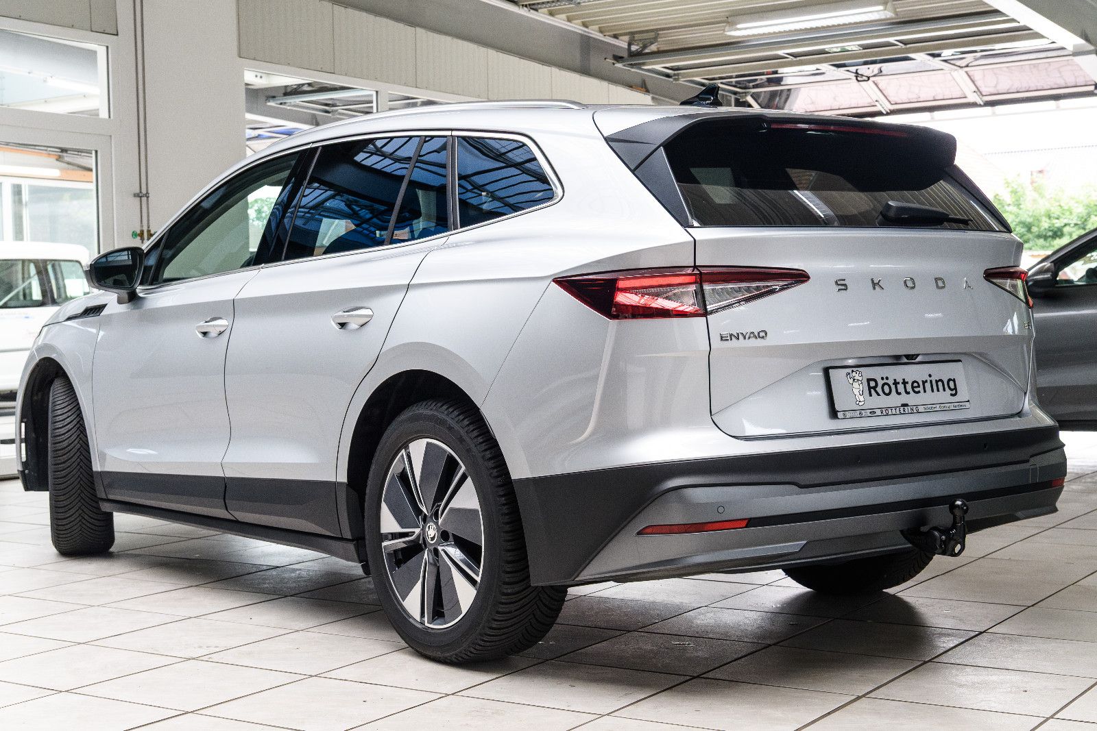 Fahrzeugabbildung SKODA Enyaq 85 x Loft AHK/4x4/RFK/LED