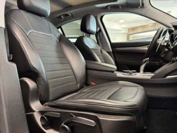 Alfa-Romeo Stelvio - 10