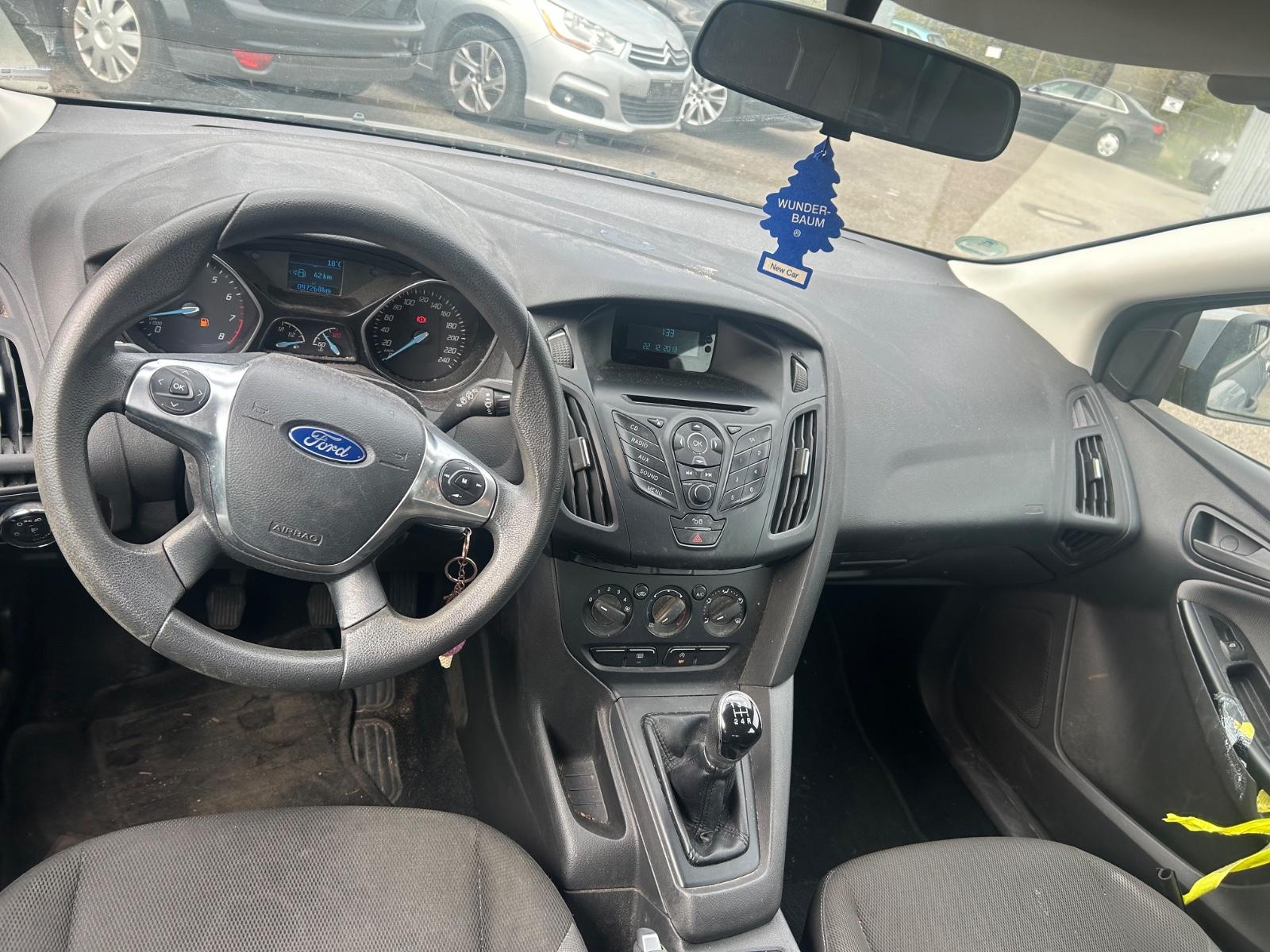 Ford Focus 2013 — photo 12