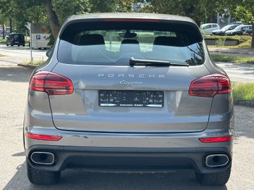 Porsche Cayenne - 4