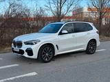 BMW X5 45e- M-Sportpkt., Carbondesign, Anhängerk, - BMW X5 mit Hybrid-Antrieb: Weiß