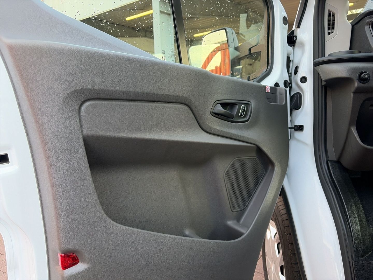 Fahrzeugabbildung Ford Transit Pritsche 350 L3 DoKa Trend StandHZG AHK
