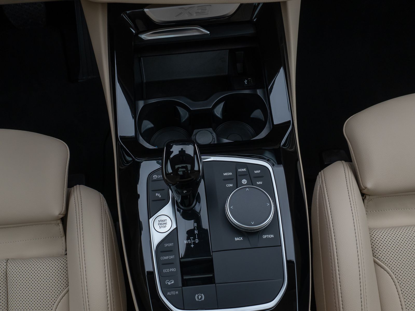 Fahrzeugabbildung BMW X3 xD20i Panorama Kamera DAB CockPit+ LED Sport